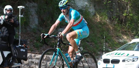 Ciclismo. Vincenzo Nibali querela Francesco Reda e la trasmissione “Le Iene”