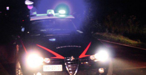 Maltempo: il ponte è chiuso, ma speronano la pattuglia dei carabinieri che lo segnalava