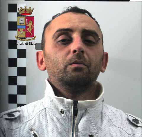 Colpo all’edicola di Viale Europa: arrestato in flagranza