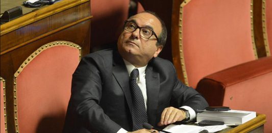 Il web contro Scilipoti e Mattarella