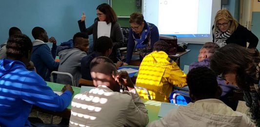 “All together”: il Nautico Caio Duilio apre la scuola ai migranti