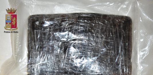 Cocaina agli imbarcaderi, un arresto