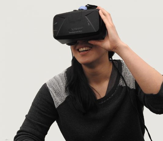 Giochi del futuro: presentato a Rimini il visore VR per i casino virtuali