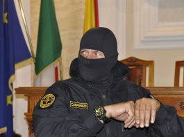 “Leggere il presente”: il Comandante Alfa ha presentato in anteprima nazionale “Io vivo nell’ombra”