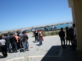 Protesta dei pescatori a Villa san Giovanni, traghetti dirottati a Reggio Calabria