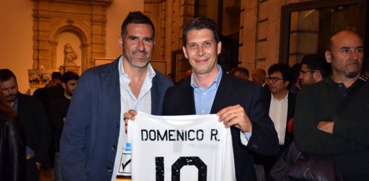 Oscar dello Sport: assegnata fuori concorso una maglia a Domenico Restuccia, affetto da Sla