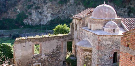 Cittadini destinano fondi alla Chiesa Normanna di Mili San Pietro, il Comune li dà a Mili San Marco