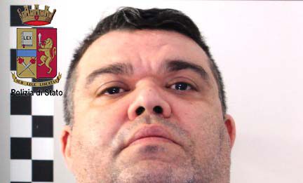 Rapine tra Barcellona e Milazzo, in carcere un impiegato di Banca e una guardia giurata