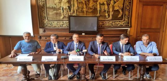 Città Metropolitane a rischio dissesto, vertice a Milano: chiesto l’intervento urgente di Gentiloni