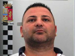 Spacciava cocaina dietro il banco della sua sala scommesse, arrestato