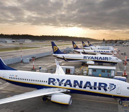 Ryanair assume a 1200 euro più benefit