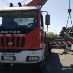 Auto nel lago di Torre Faro, recuperata dai Vigili del Fuoco