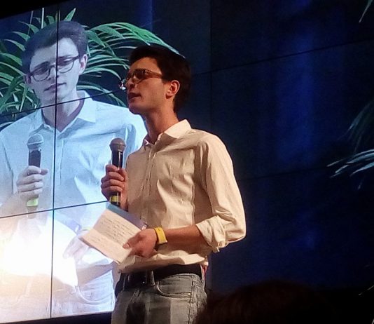 Genovese show al Palacultura, Luigi candidato alle Regionali “nel nome del padre”