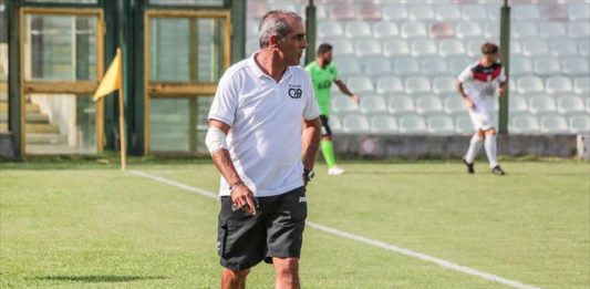 Calcio.Eccellenza B. Camaro, lascia il tecnico Alacqua dopo la sconfitta con l’Atletico Ct