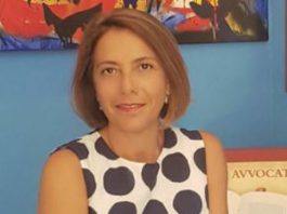 Assessore BB CC Notarianni al fotofinish, richiede vincolo murales di Blu