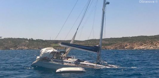 Barca a vela affonda a Stromboli: tutti salvi