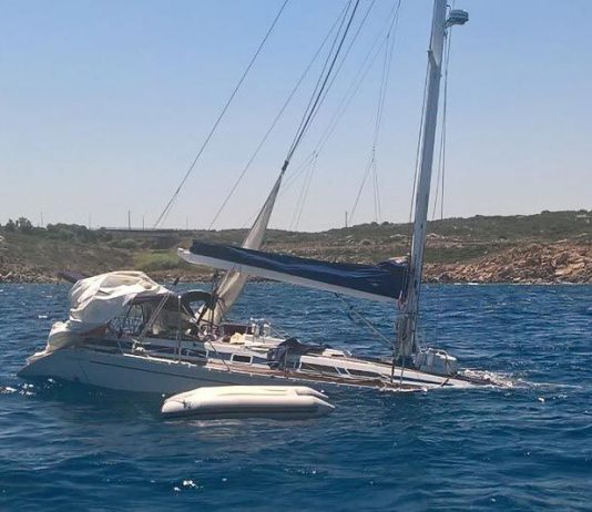 Barca a vela affonda a Stromboli: tutti salvi