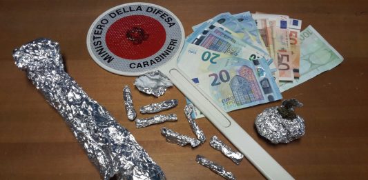 Sostanze stupefacenti, a Brolo due arresti