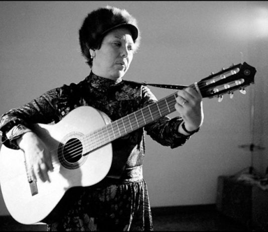 Il femminismo coi petali di Rosa