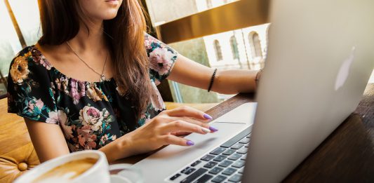 Shopping online: breve guida pratica per fare acquisti online senza pensieri