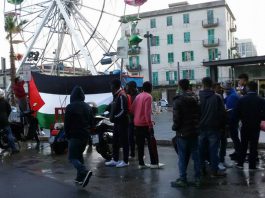 Presidio a piazza Cairoli in solidarietà al popolo palestinese