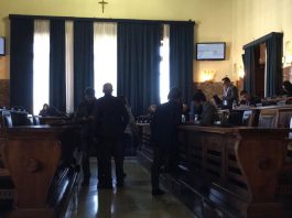 Consiglio straordinario per l’isola pedonale: ancora nulla di fatto (video)
