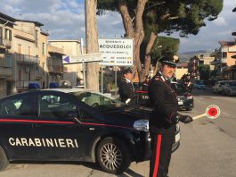 Violenza sessuale su due anziani invalidi e furto aggravato, in manette due donne