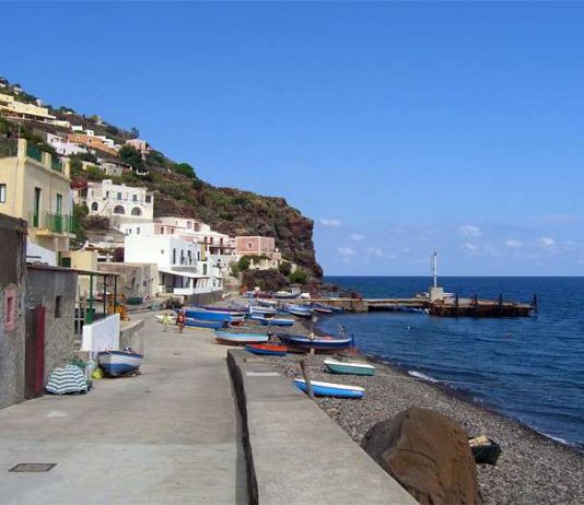 Segregati ad Alicudi: “Senza vaccino sarà impossibile raggiungere il nostro ospedale”