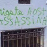 “Brigata Aosta assassina”, c’è una telecamera che inchioda gli autori della scritta