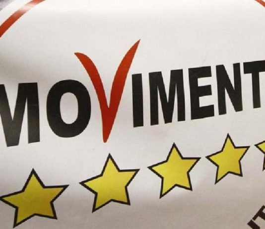 I 5 Stelle cercano giornalisti via WhatsApp per il team comunicazione