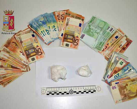 In tasca con quasi 5000€ contanti e 16 grammi di cocaina: arrestato 34enne messinese