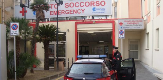 Danneggia gli arredi del Piemonte dopo essere stato soccorso, 60enne denunciato