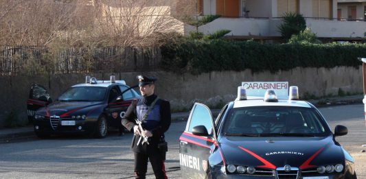 Sorvegliato Speciale forza un posto di blocco, seminando il panico davanti al gran camposanto: arrestato