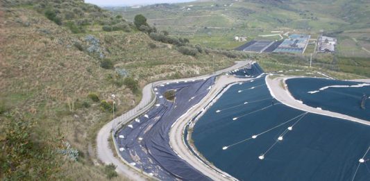 Svolta nell’inchiesta sulla discarica di Mazzarrà Sant’Andrea: venti indagati verso il rinvio a giudizio