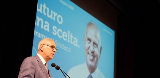 Bramanti annulla tutti i confronti pubblici: “Se c’è Cateno De Luca non verrò”