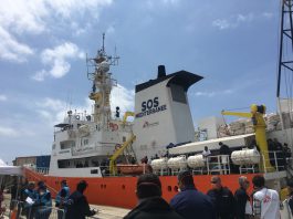 Sbarcati a Messina 73 migranti a bordo della Aquarius soccorsi dalla SOS Mediterranee