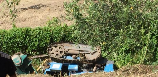 Patti, muore travolto dal trattore sul quale lavorava