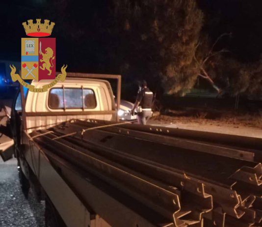 Stava caricando sul suo furgone materiale metallico appena rubato: arrestato