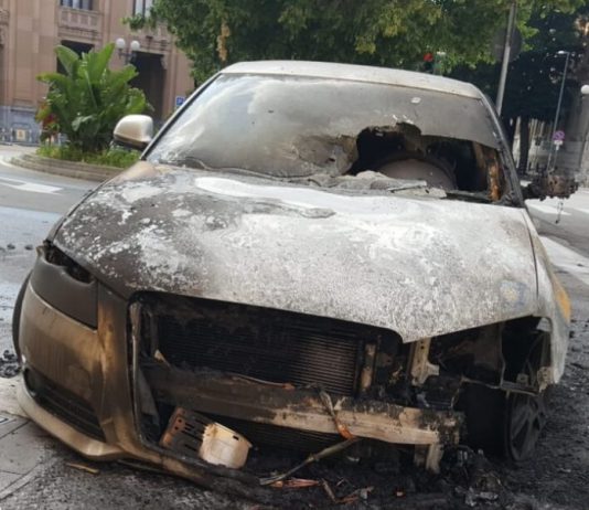Novara di Sicilia, in fiamme l’auto del sindaco Bertolami