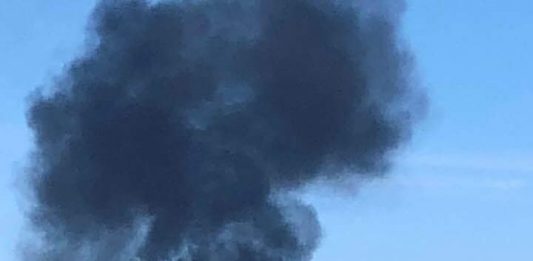 Raffineria di Milazzo, impianto bloccato: fumo nero e fiamme preoccupano i residenti