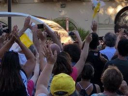 Evade dai domiciliari per vedere il Papa a Palermo, arrestata