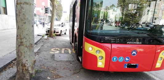 Il capolinea delle linee Atm 18 e 21 non è sicuro: segnalazione dei consiglieri M5S