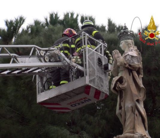 Immacolata a Messina, il tradizionale omaggio floreale e la preghiera dell’arcivescovo Accolla