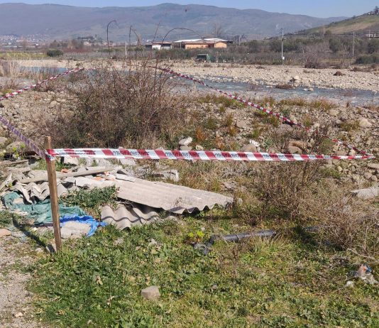 Cesarò, sequestrata discarica di rifiuti pericolosi sulla sponda del fiume Simeto