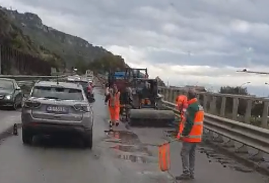 Buche in autostrada, chiusa l’A18 tra Roccalumera e Giardini in direzione Messina