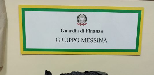 Arrestato con 5 kg di marijuana di passaggio nello Stretto