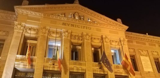 Per Alessandra i messinesi in corteo si stringono ai familiari