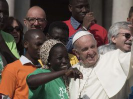 Papa Francesco sceglie il tema della Giornata Mondiale del Migrante:“Non si tratta solo di migranti”