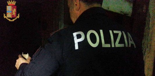 Messina, scoperto deposito di motorini rubati: è caccia ai ladri