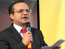 De Luca contro i sindacati sfodera il dipendente Atm “infedele”: autista beccato a fare mercato